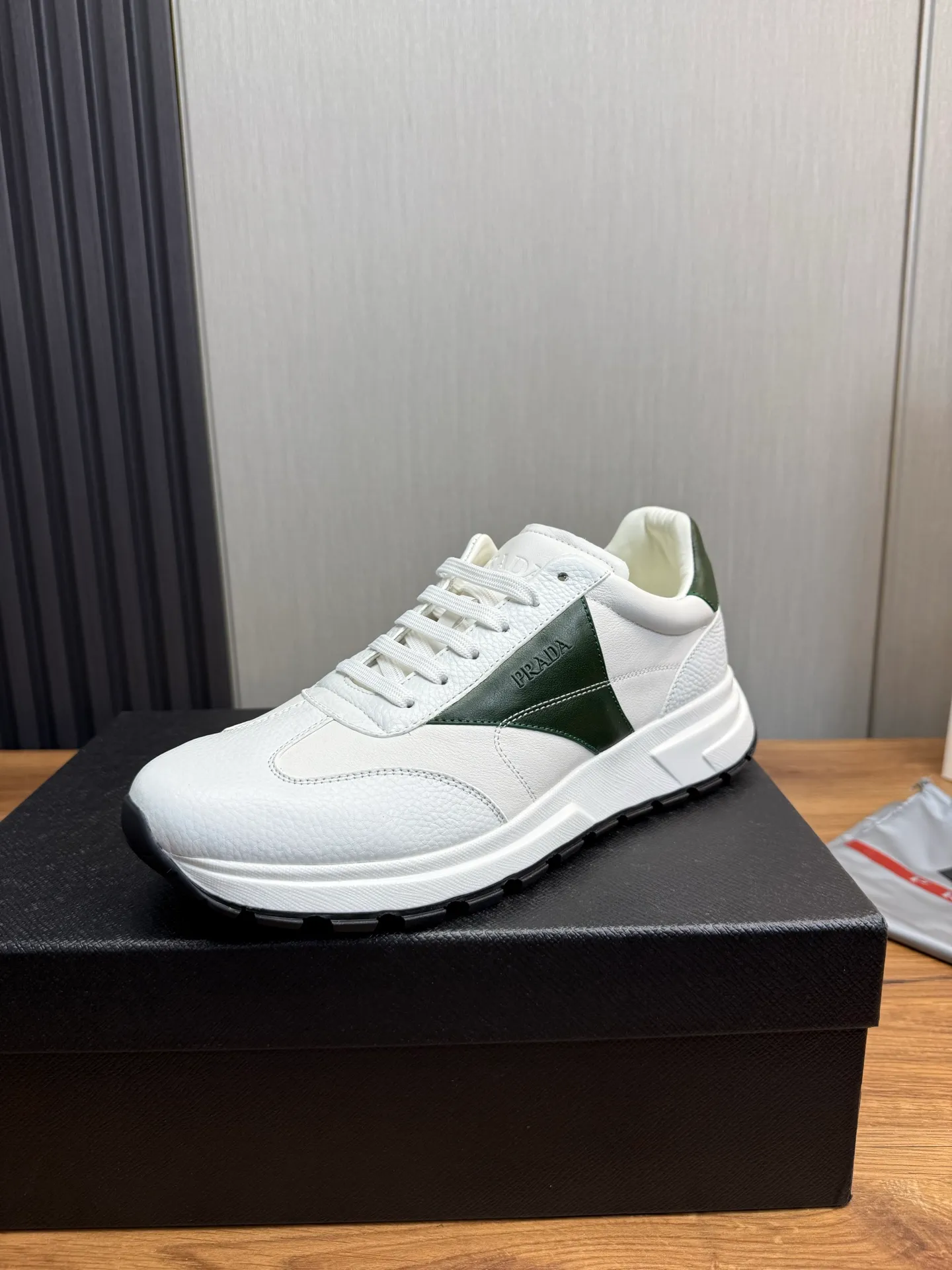 Men's shoes 💰800💰 [PRADA] Men's shoes are popular in the counter, official website is synchronized, 1 high-quality shipment ✔️Original cowhide + cowhide lining, 1🆚1 replica, original sole, 38-45 (38.45 custom-made, non-returnable)